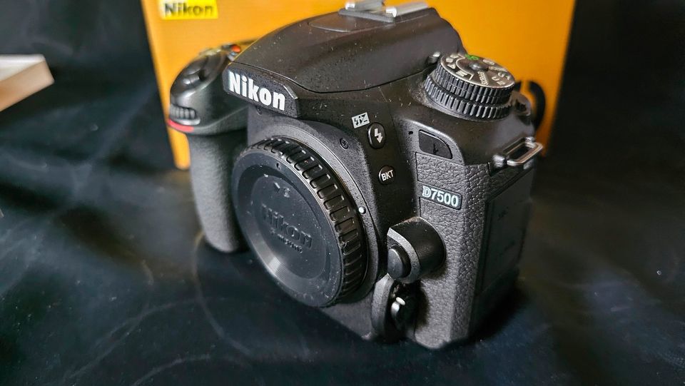 Nikon D7500 Tamron AF 16 300 mm f3.5 6.3 Di II VC PZD