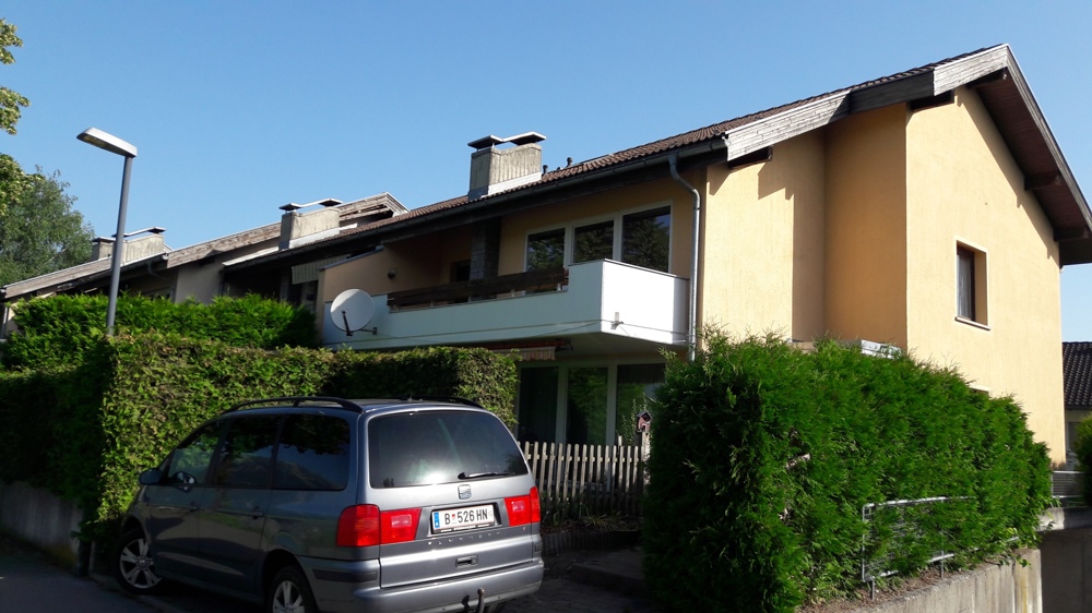 Eckreihenhaus 5 Zimmerwohnung in OG und DG mit Balkon und Garten - Feldkirch Nofels