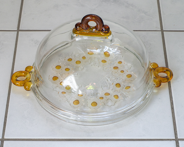 Käseglocke mit Glashaube, Tortenplatte, Servierplatte, Kuchenplatte, Platte gelb  
