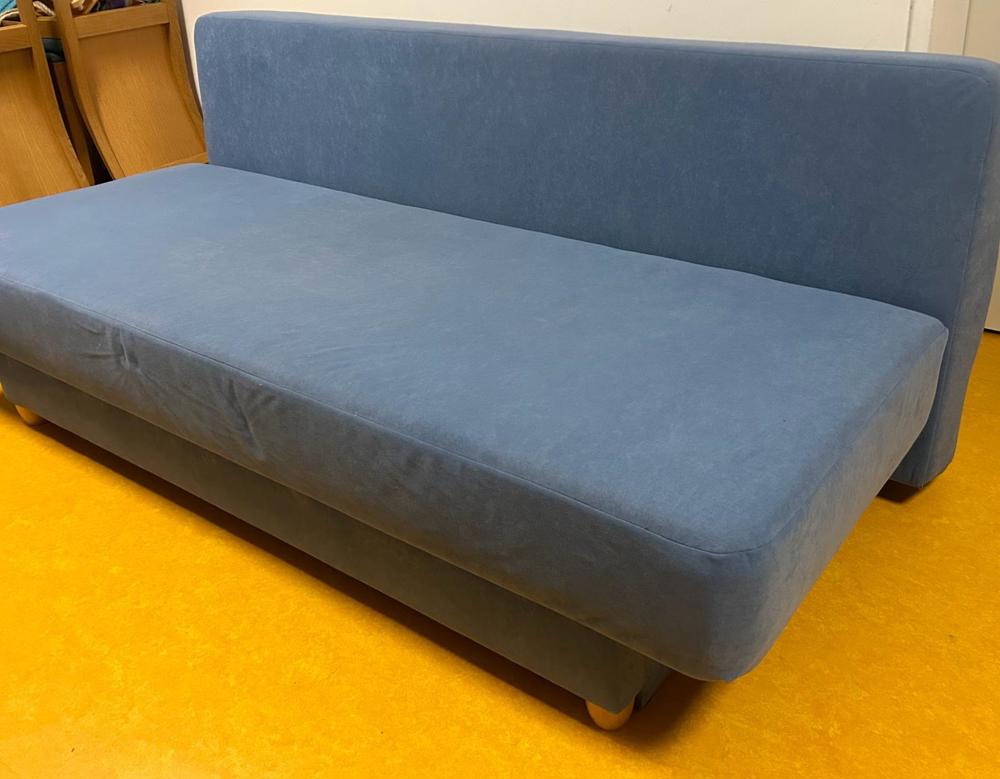 Couch Schlafsofa hellblau - mit Stauraum