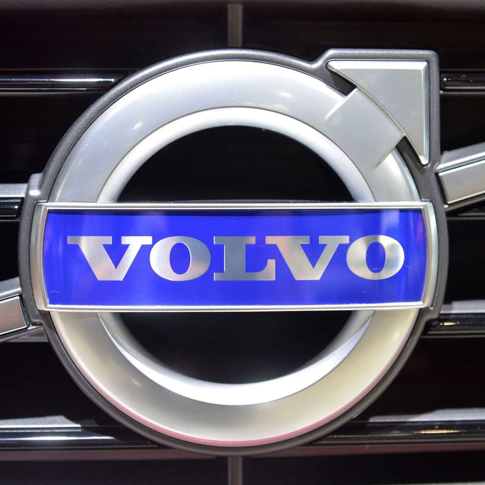 Suche Volvo V50 Satz Kompletträder Alufelgen 