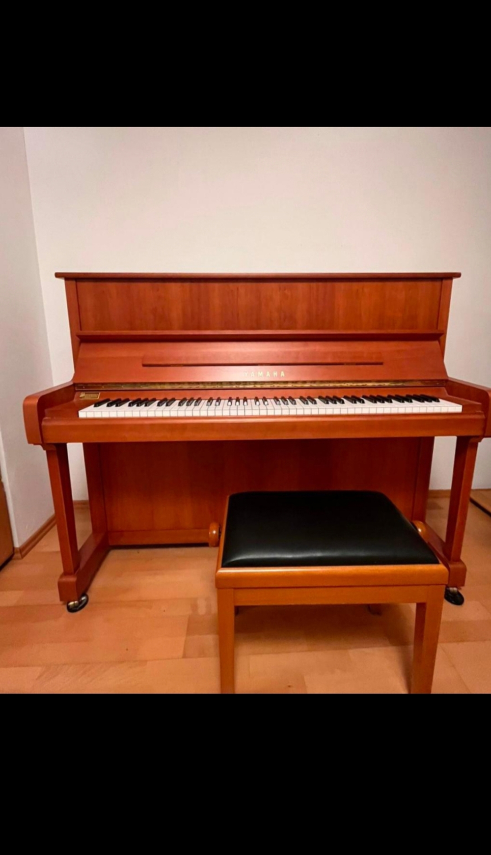 Klavier Yahama SNC121 Kirschbaum