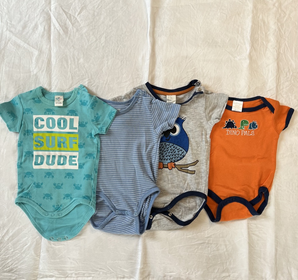 Baby Kleidung Bodies in Größe 68