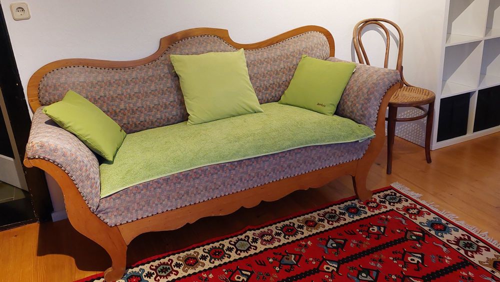  schöne, alte Biedermeier Couch