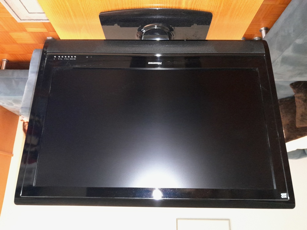 Hisense 81cm LCD Colour TV