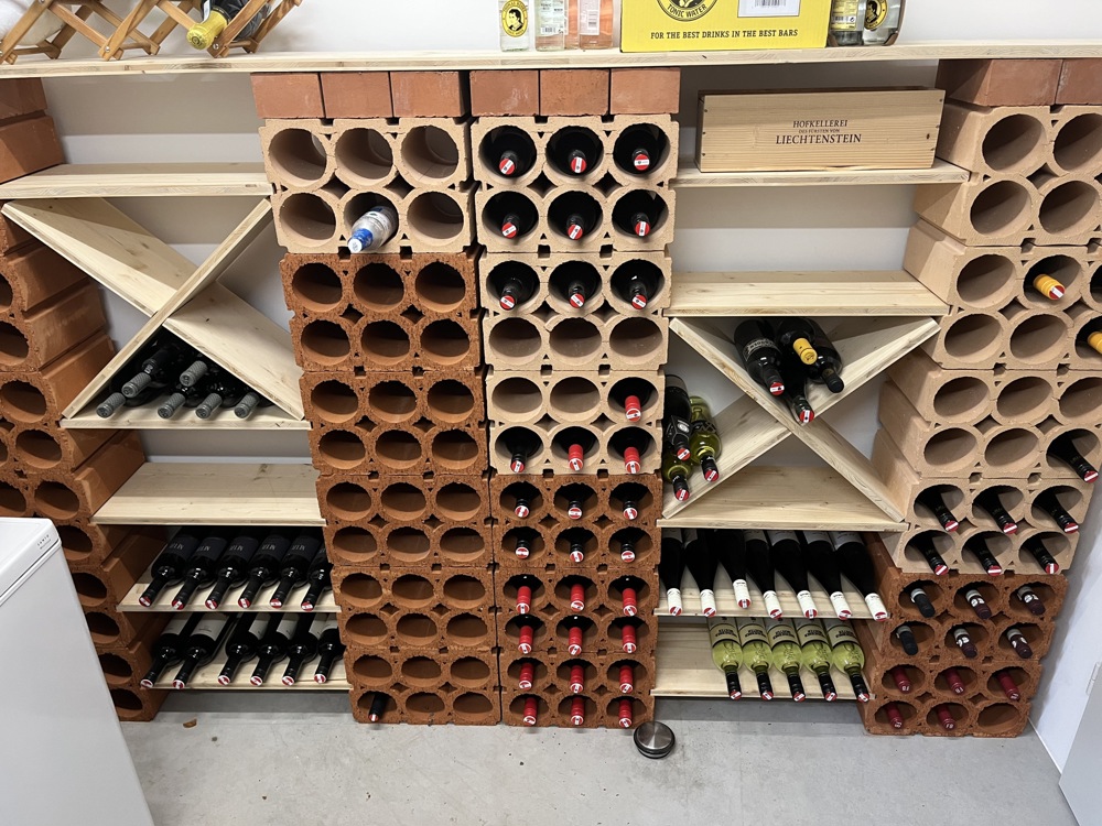 Weinregal für ca.400 Stk Bordeaux Flaschen, Weinziegel, Weinlagerziegel