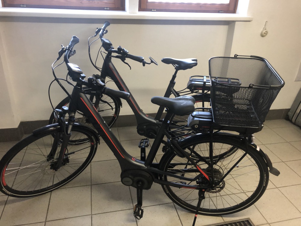 Elektro City Fajrrad 58 Rahmen Marke CUBE zu Verkaufen Elektro City Fajrrad 58 Rahmen Marke CUBE zu Verkaufen
