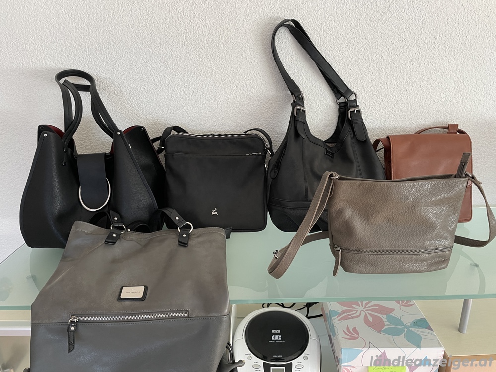 Damen Taschen, verschiedene Marken und Größen, neuwertig