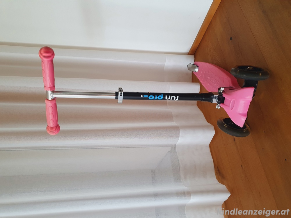 Kinderroller Scooter mit LED Roller Fun pro one