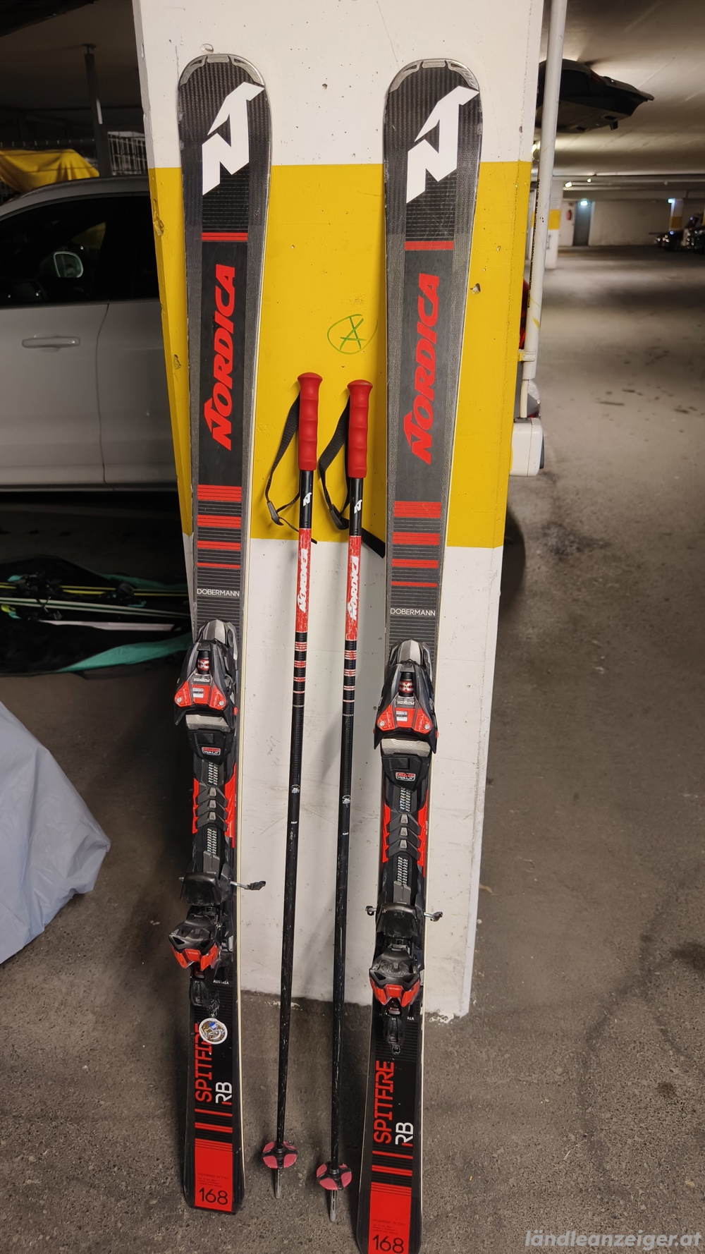 Ski mit Stöcke und Skischuh Gr.43