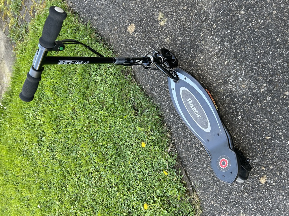 Electric scooter | roller