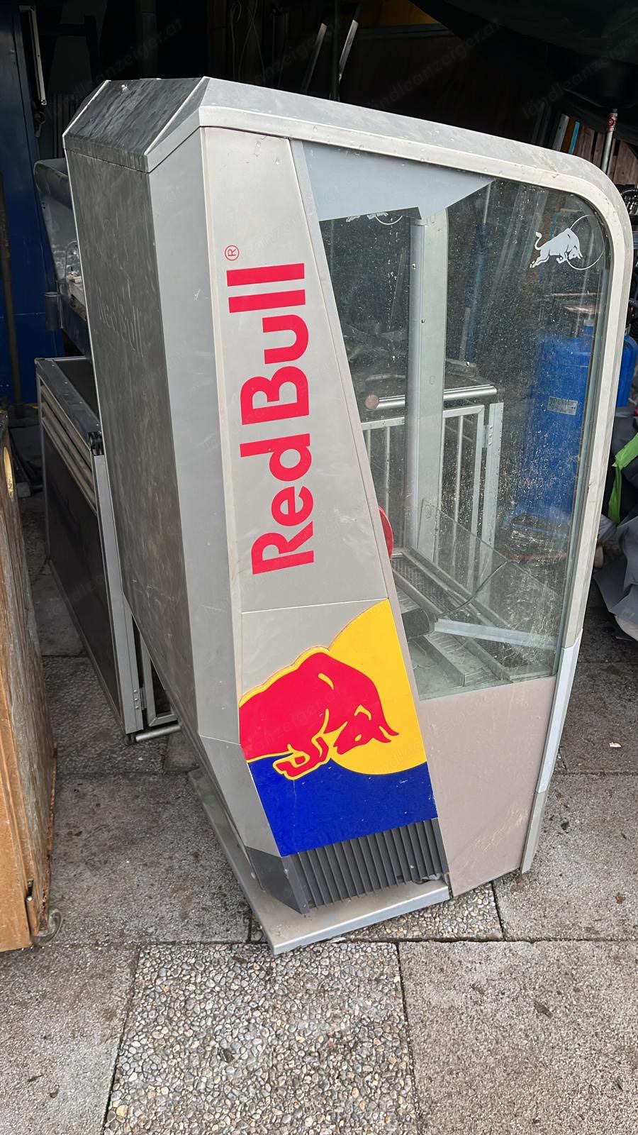 Kühlschrank von Red Bull 
