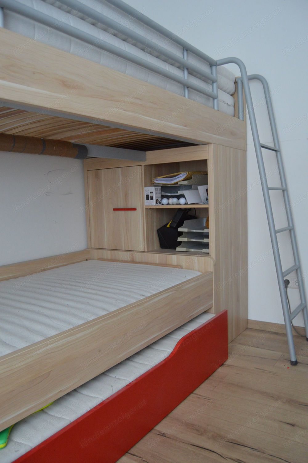 Gut erhaltenes, gebrauchtes Stockbett, bis zu 3 Personen Gut erhaltenes, gebrauchtes Stockbett, bis zu 3 Personen