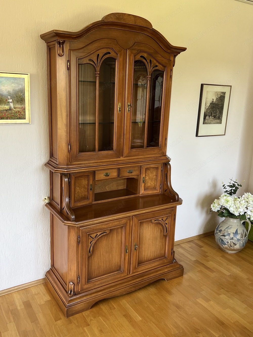 Vitrine Landhaus Nussbaum mit Sekretär Biedermeier Stilmöbel Barock oder Jugendstil SELVA Schrank