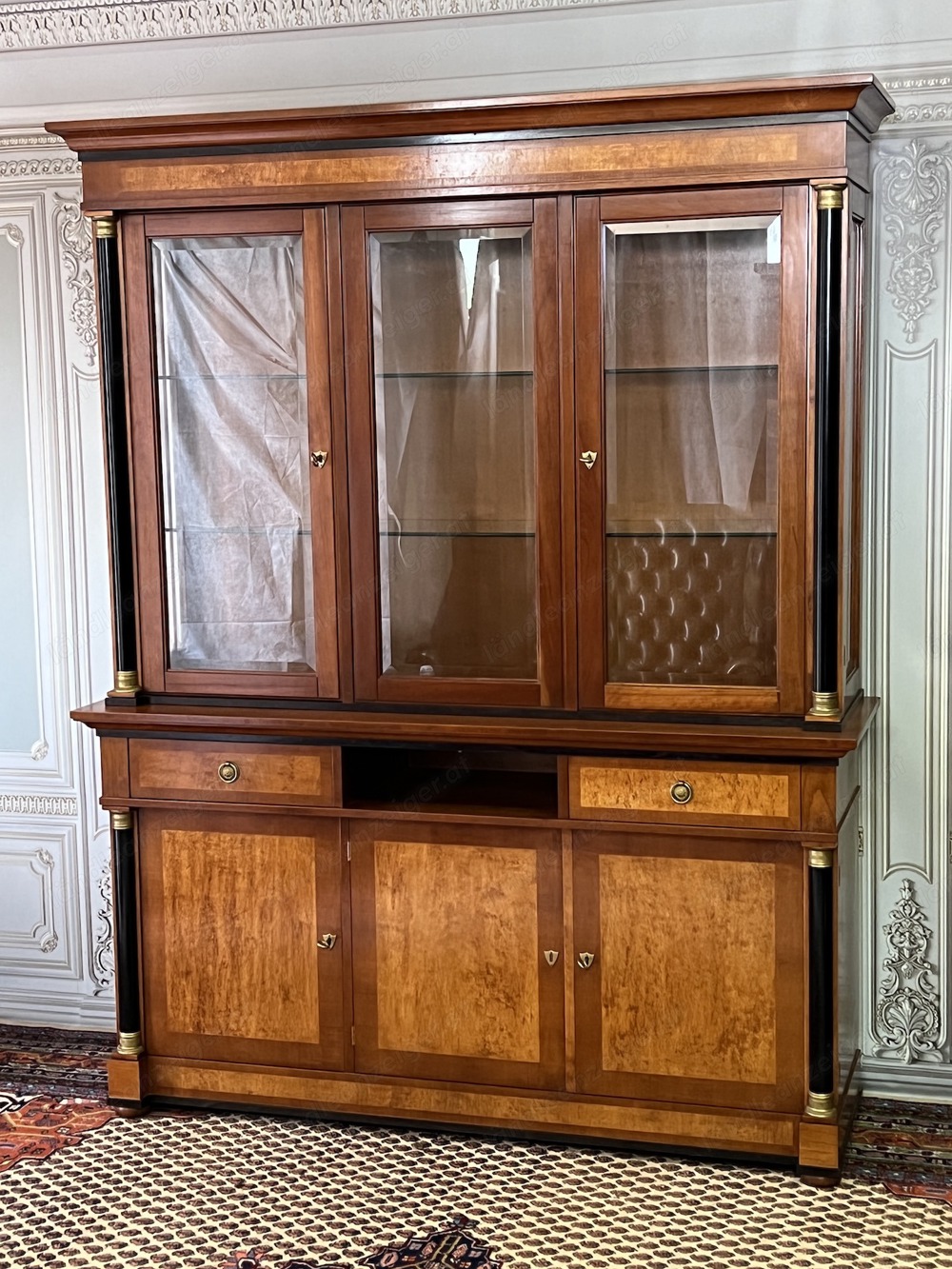 Biedermeier Vitrine Wohnzimmerschrank Selva Schrank Kirschbaum Louis XV Empire STILMÖBEL