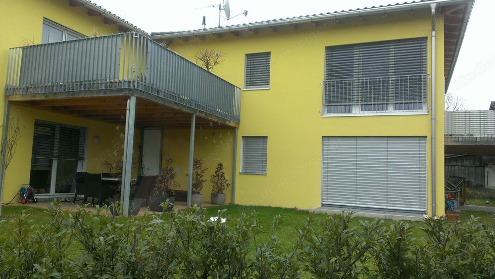 Exklusive 4 1 2 Zimmerwohnung mit grosser Terrasse und Keller