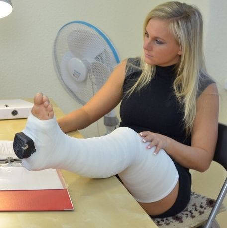 Suche Gips Trägerinnen + Gips models