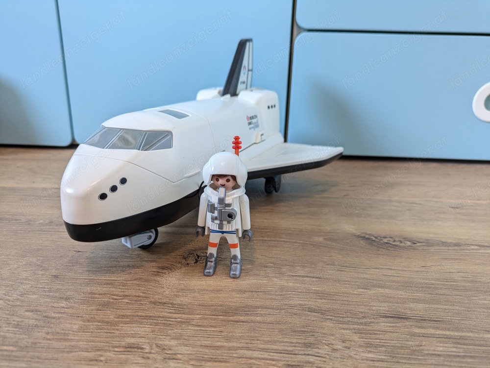 Playmobil Space Shuttle mit Beleuchtung und Astronaut 