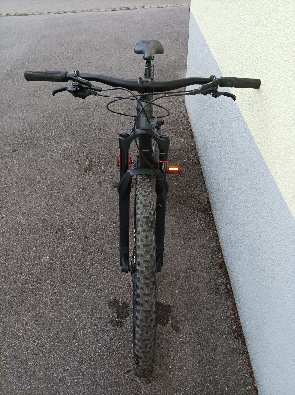 Verkaufe schwarzes Herren-Trailbike