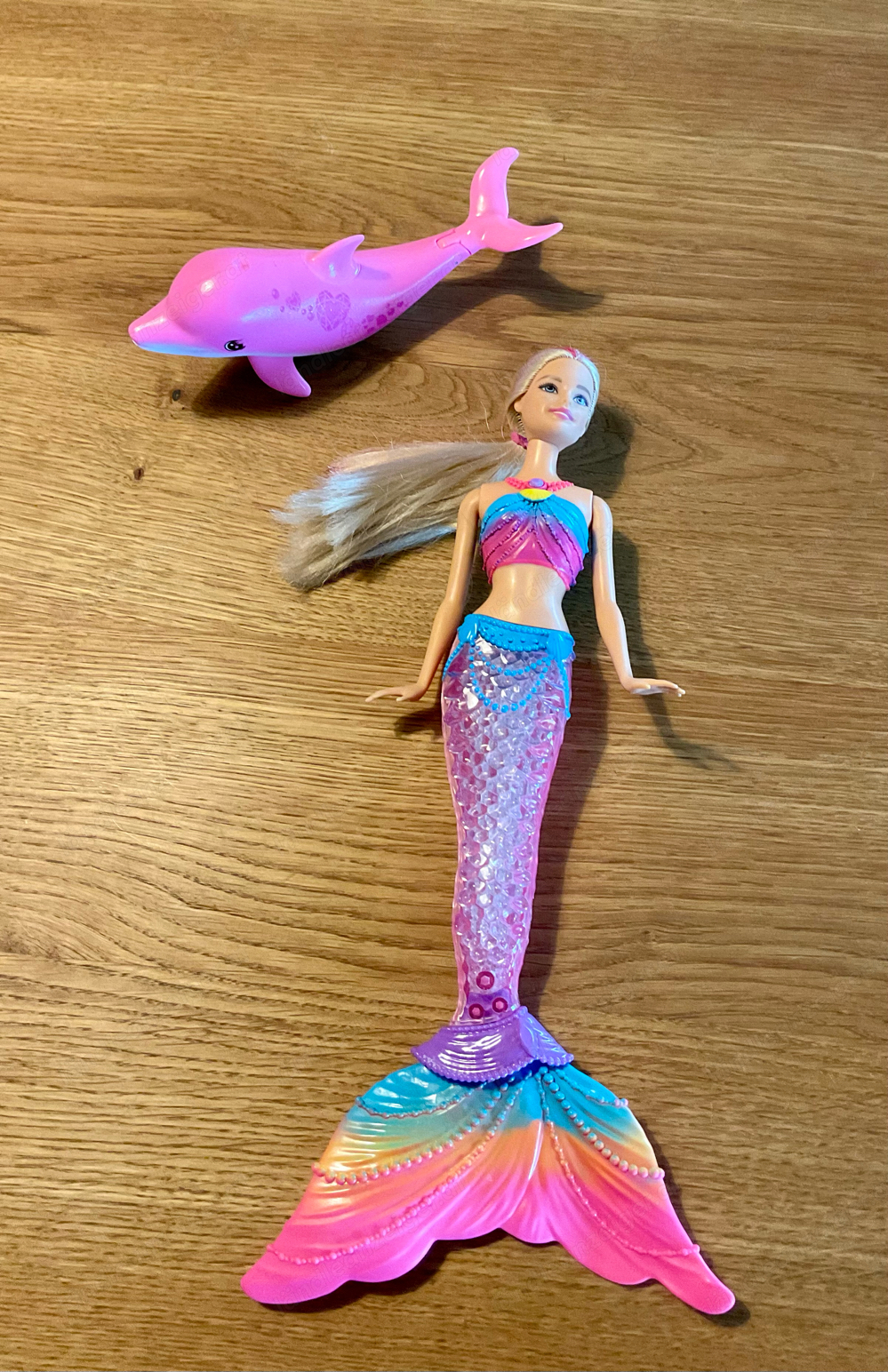 Barbie Figur mit Delphin