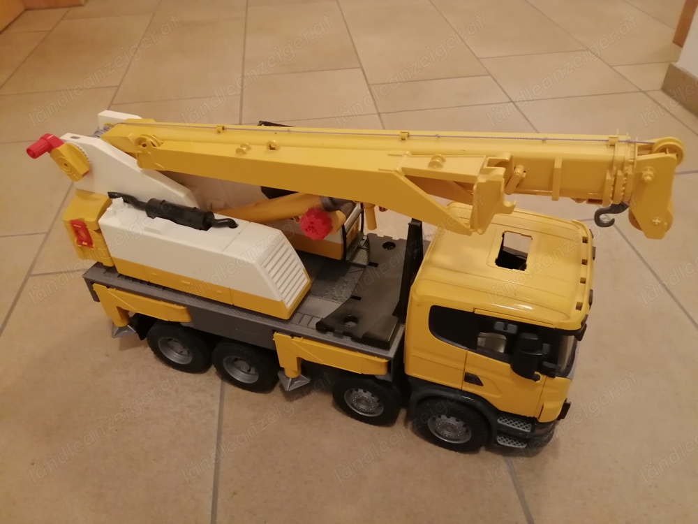 bruder - Liebherr Kran-LKW - 1:16