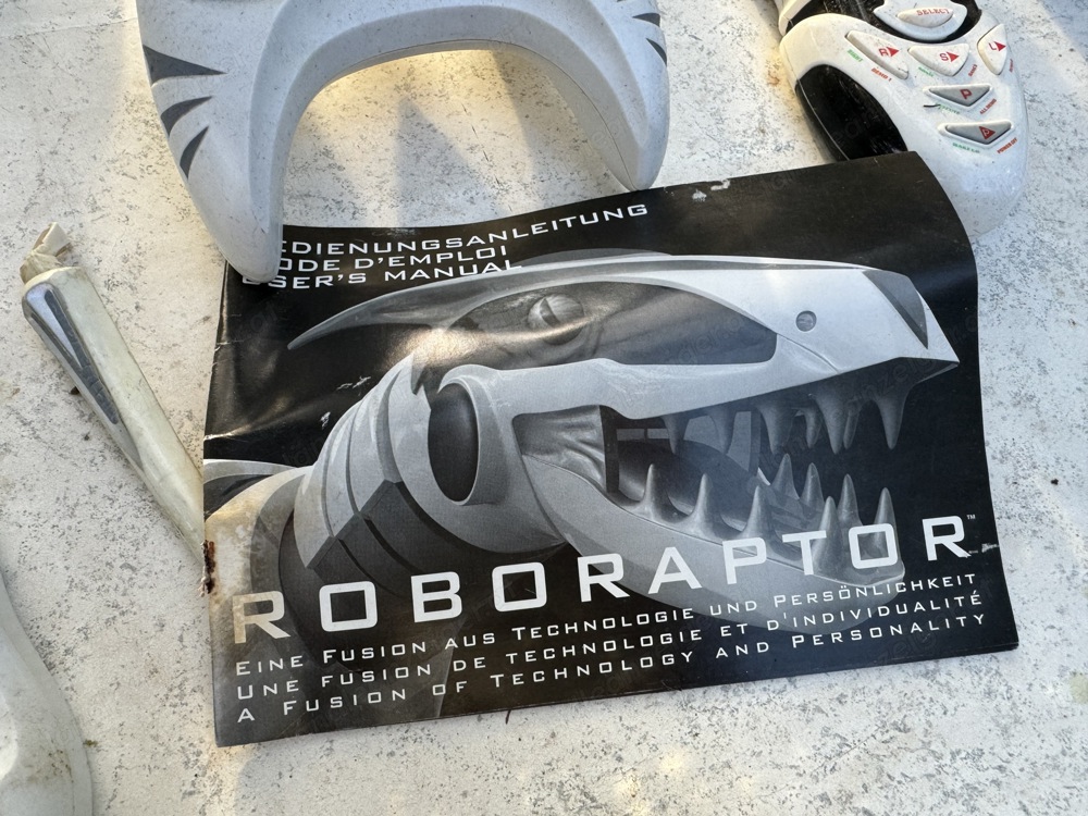 Roboraptor robosapiens