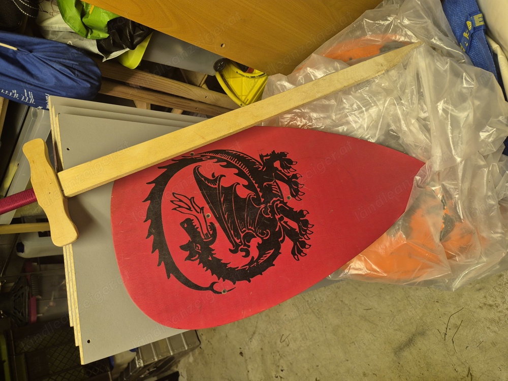 KINDER Ritter Schild und Schwert -Holz sehr schön KINDER Ritter Schild und Schwert -Holz sehr schön