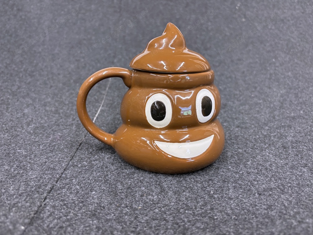 Emoji Poo Kackhaufen Tasse Becher Mug mit Deckel (NEU)