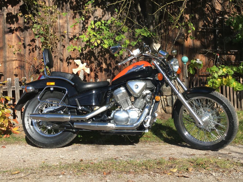 Honda Shadow VT 600 (fast wie neu)