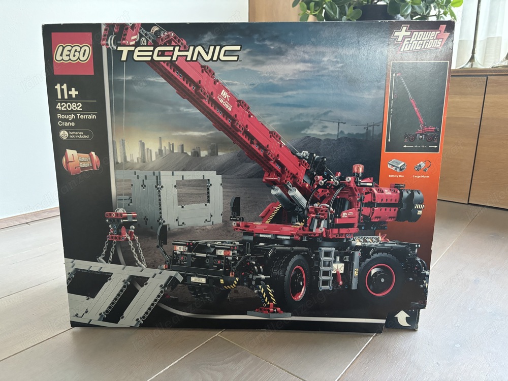 LEGO Technic 42082 Rough Terrain Crane