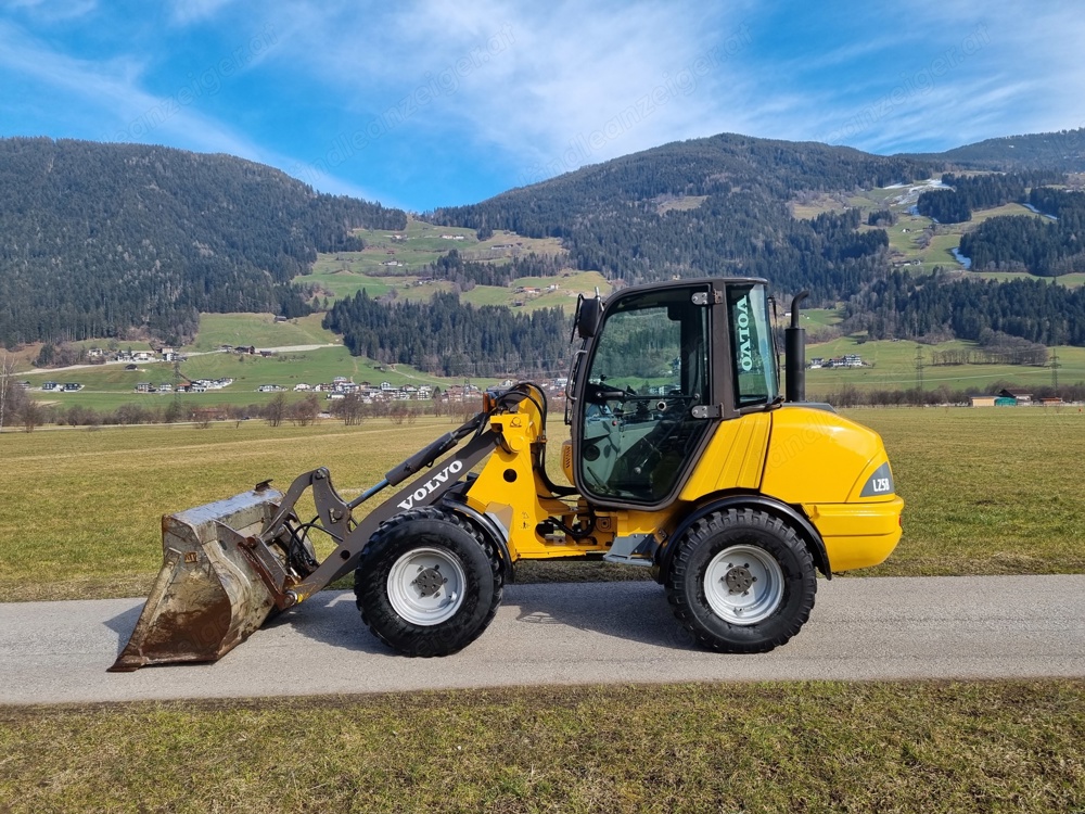 Radlader Volvo, Bagger, Hoftrac