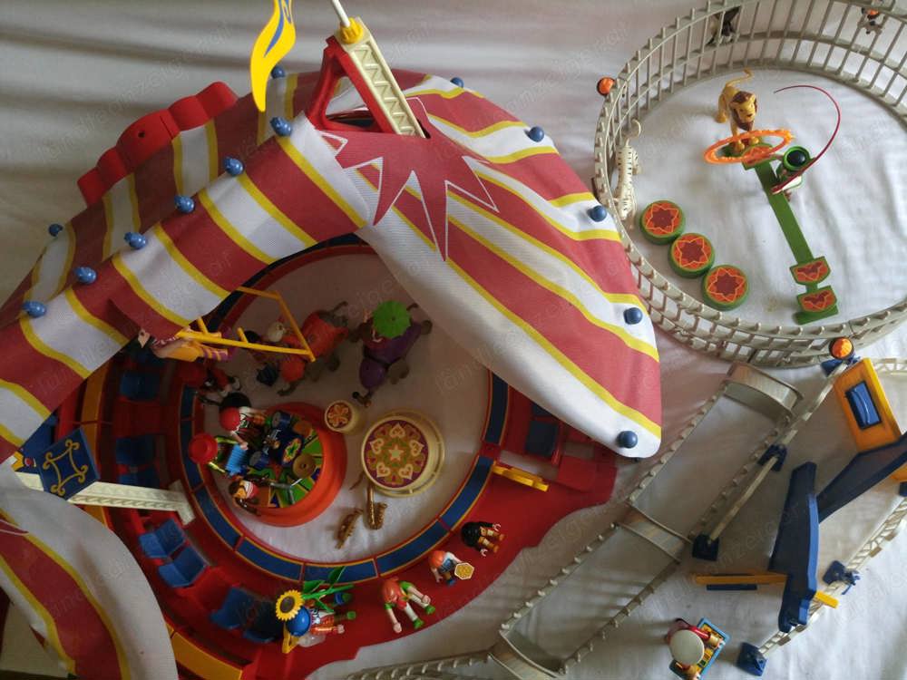 Playmobil Zirkuszelt, Zirkuskapelle, Raubtierdressur, Babyelefanten-Show, Clown