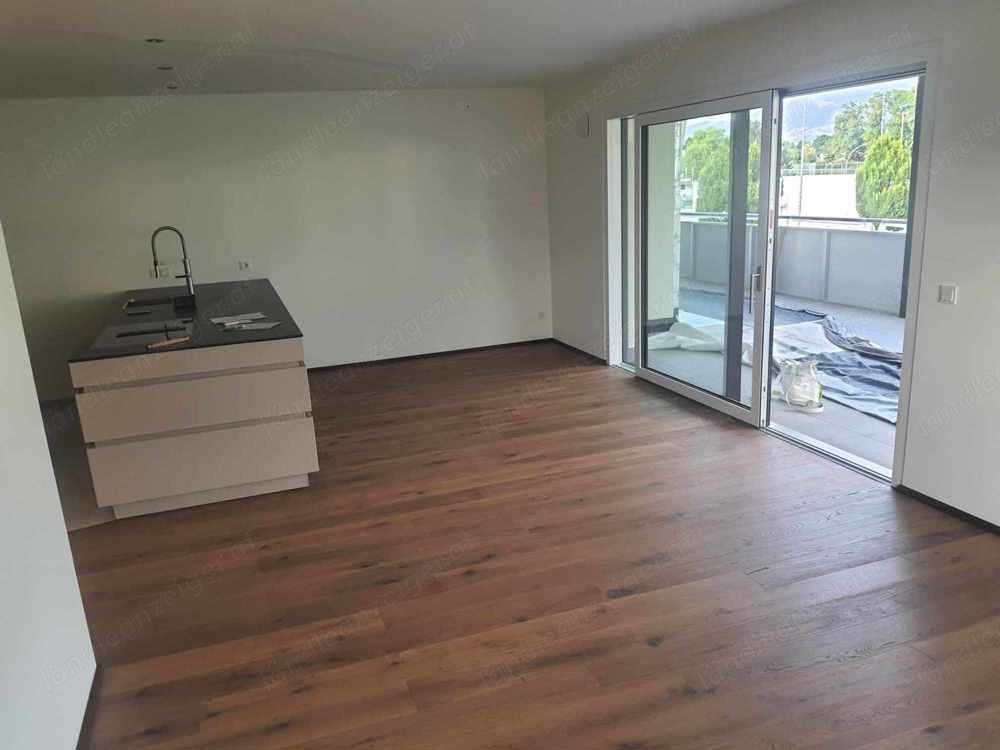 Parkett Eiche Echtholz Landhausdiele NEU 9,31 m NP: 1.194. - VP: 350. - Parkett Eiche Echtholz Landhausdiele NEU 9,31 m NP: 1.194. - VP: 350. -