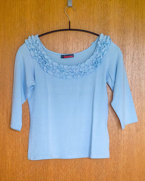 Diverse Damenblusen Gr. M - Gr. L, Gr. 40 - Gr. 42, Pullover, T Shirts, Pulli, Blusen, Shirt, 