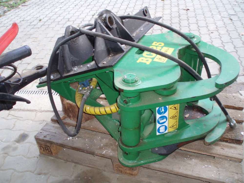 Farma BC 25 Fällgreifer mit Ersatzmesser