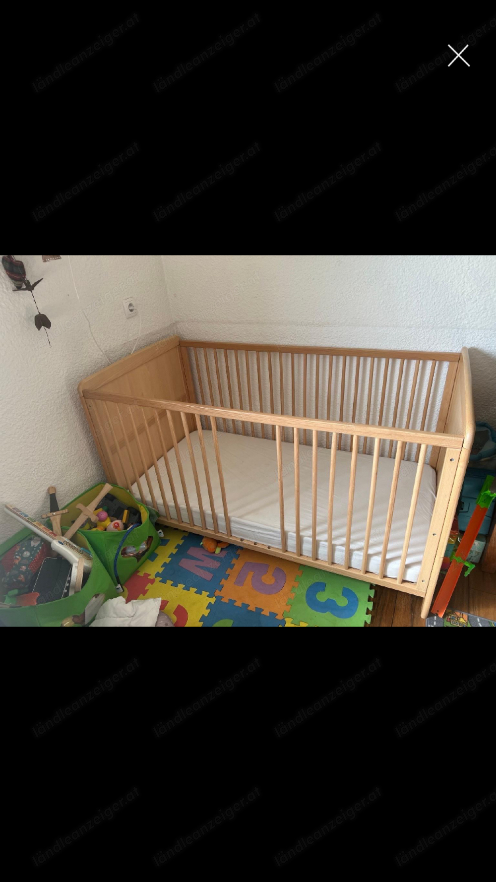 Holzbaby Bett mit Matratze 