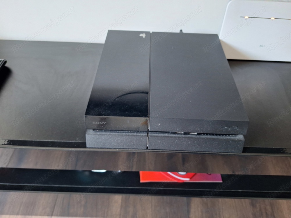 Sony Playstation 4 mit Spielen 