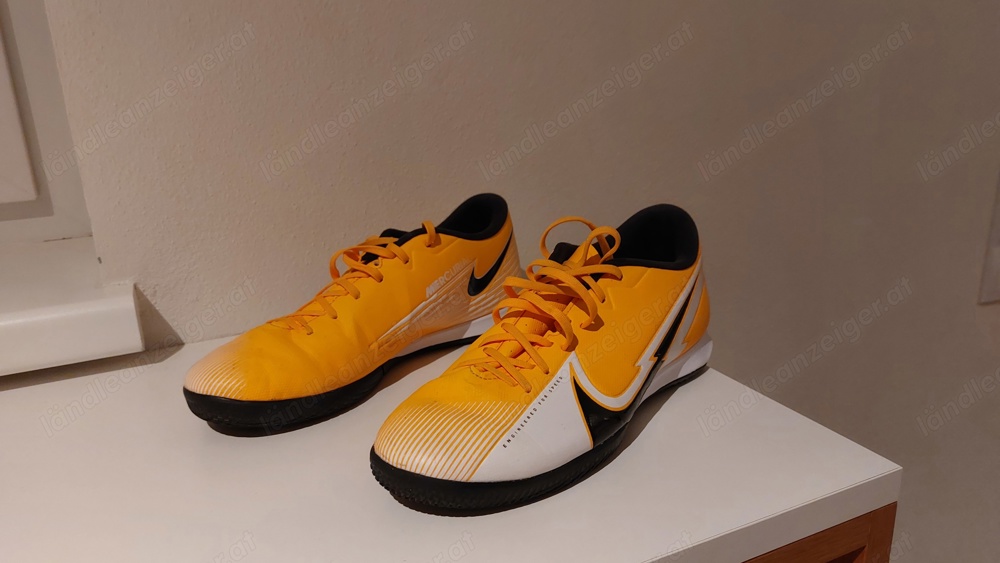 Hallenschuhe Nike Mercurial Größe 38