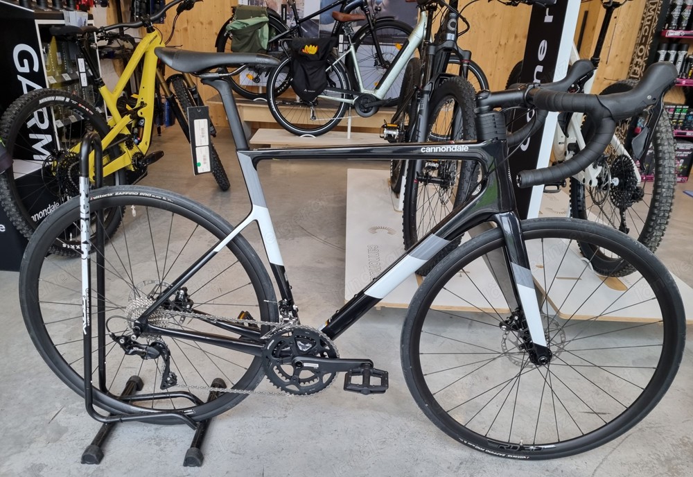 Cannondale SuperSix EVO Carbon Disc 105 56