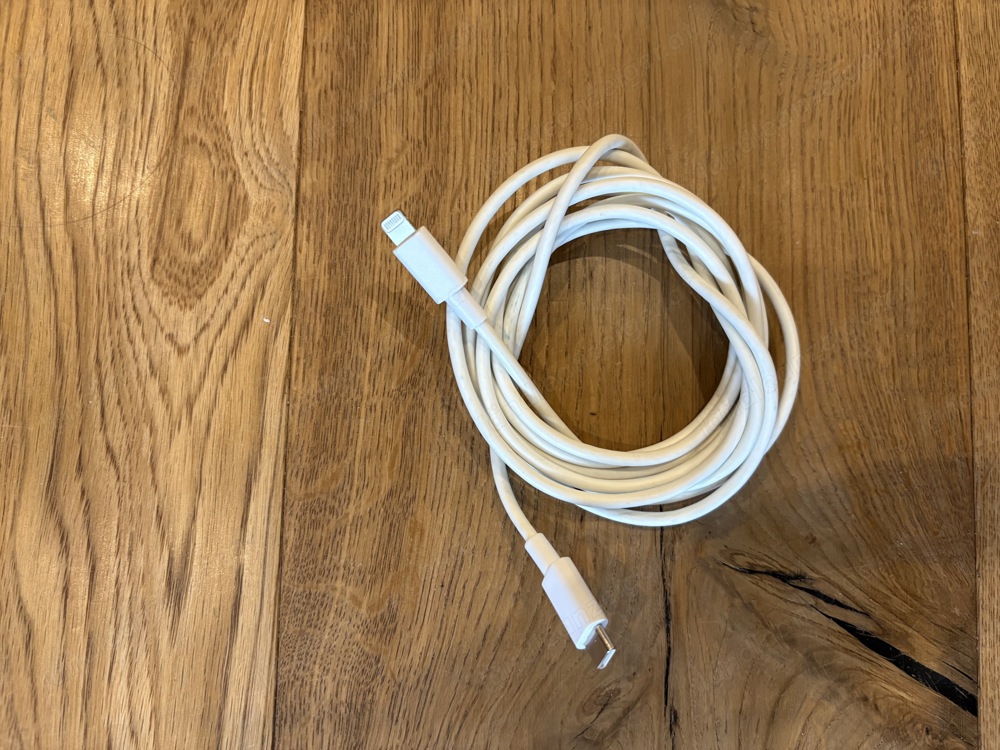 Iphone 12 mini Ladekabel 1,5m weiß zu verschenken