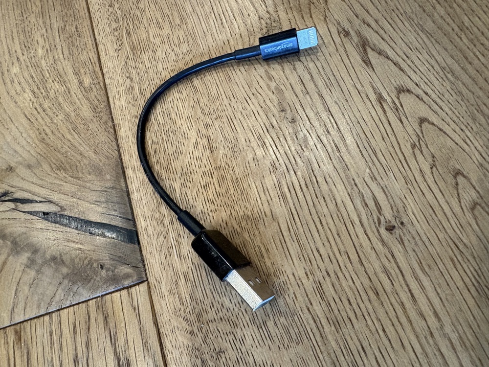 Iphone 12 mini Ladekabel 10cm, schwarz zu verschenken