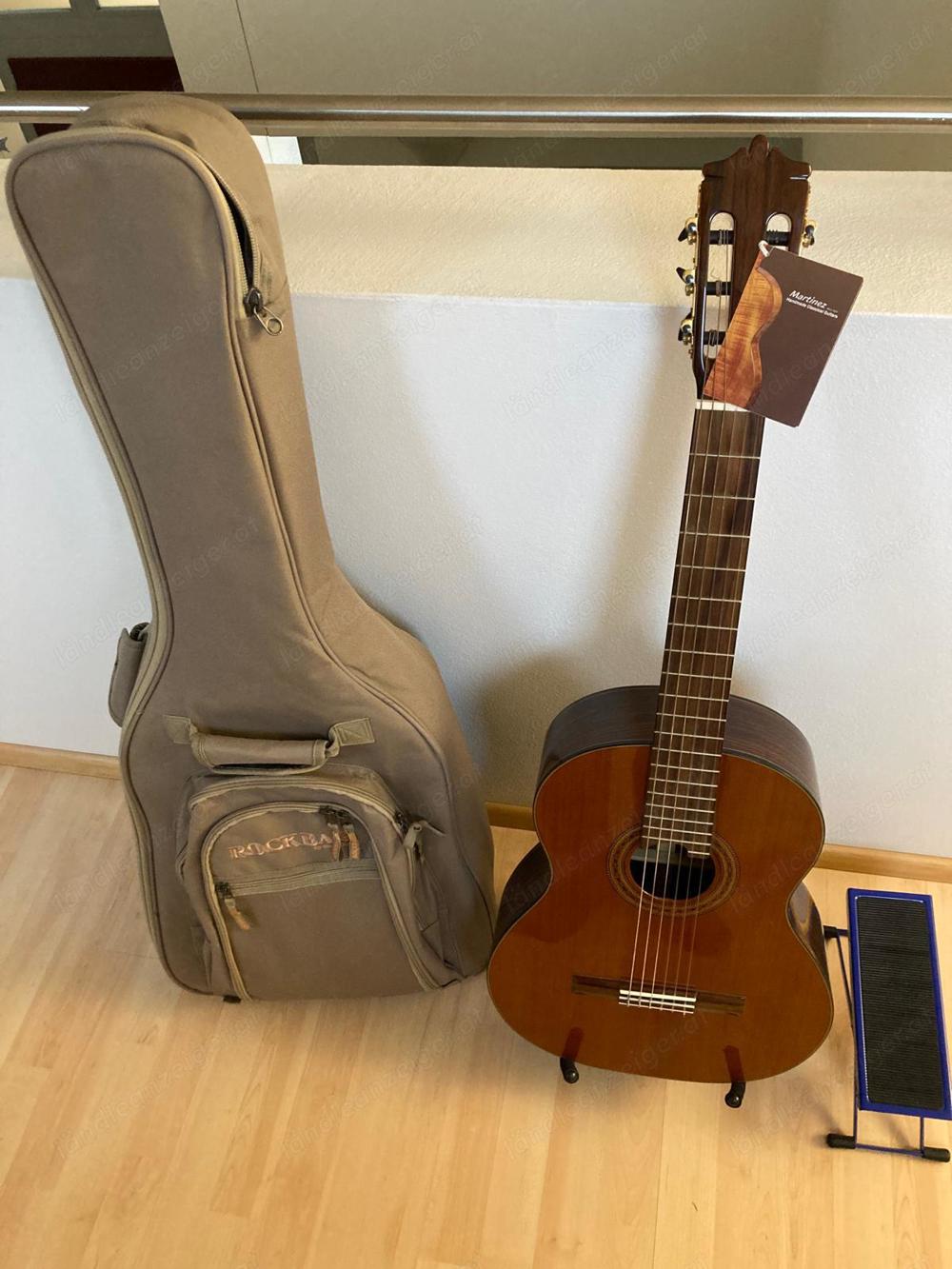 Martinnez Gitarre mit Zubehör