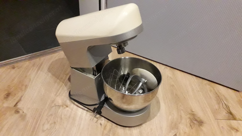 Küchenmaschine mit 3 Aufsätzen 