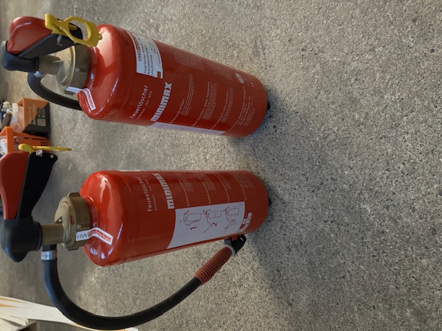 Feuerlöscher 2 Stück MINIMAX Profigeräte