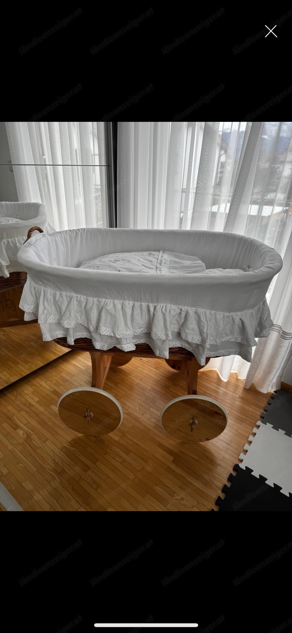 Babybett mit Martzte und Kisse Babybett mit Martzte und Kisse