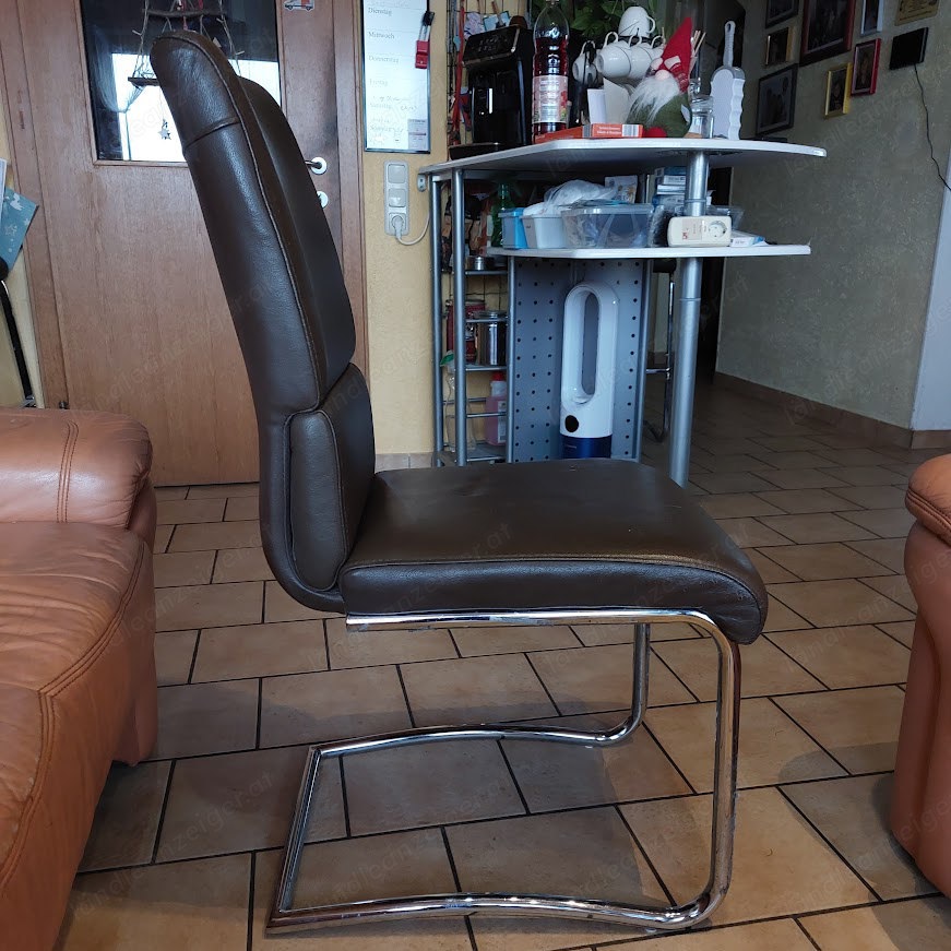 8 Stühle 8 Stühle