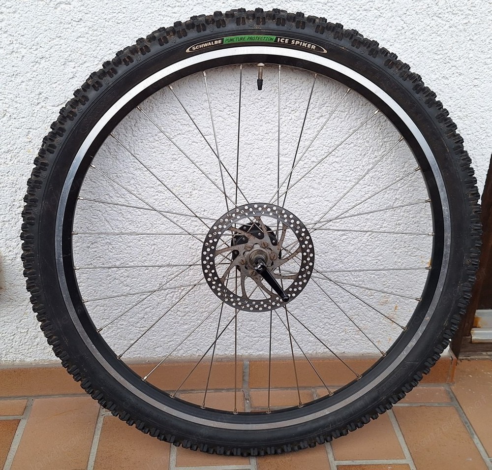 MTB Spike Reifen 26 Zoll Schwalbe ICE Spiker,  Vorderrad Spikereifen inklusive Laufrad