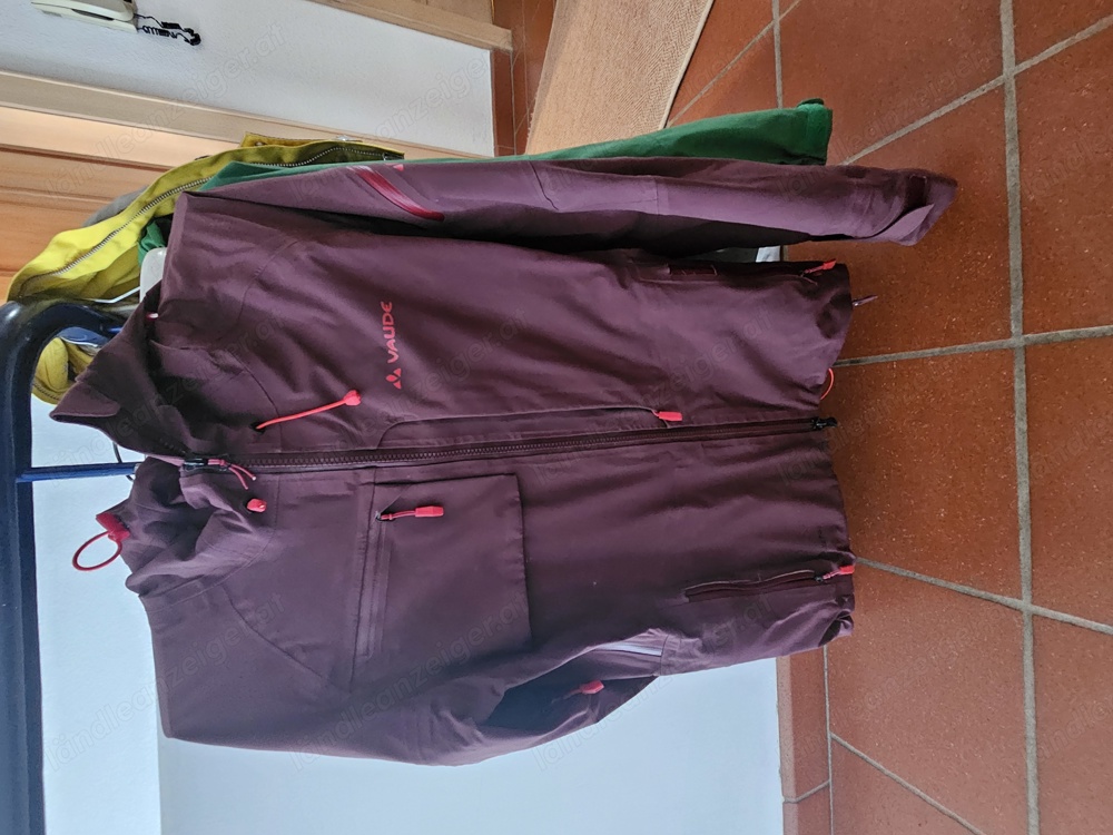 ski jacke  hardshell vaude,  zimtstern und Burton Jacke.