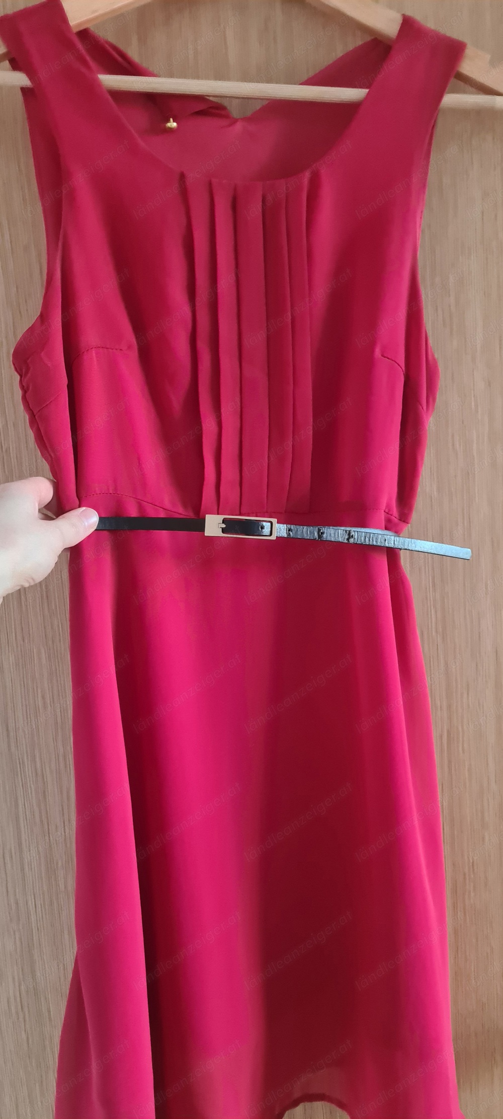 Rotes Sommerkleid