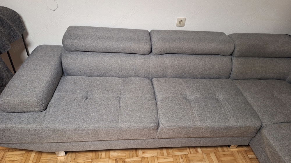 Sofa.